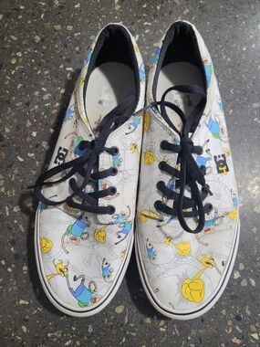 DC Men's Cartoon-Print Canvas Sneakers in White, Yellow & Blue